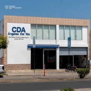 En CDA Ángeles del Río, ofrecemos un servicio especializado de revisión técnico mecánica y emisiones contaminantes para motocicletas 2T y 4T. Contamos con un equipo de profesionales altamente capacitados y utilizamos tecnología de punta, lo que nos permite destacarnos en este segmento.
